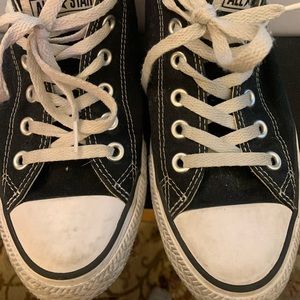 Converse Black/White M size 7. W size 9